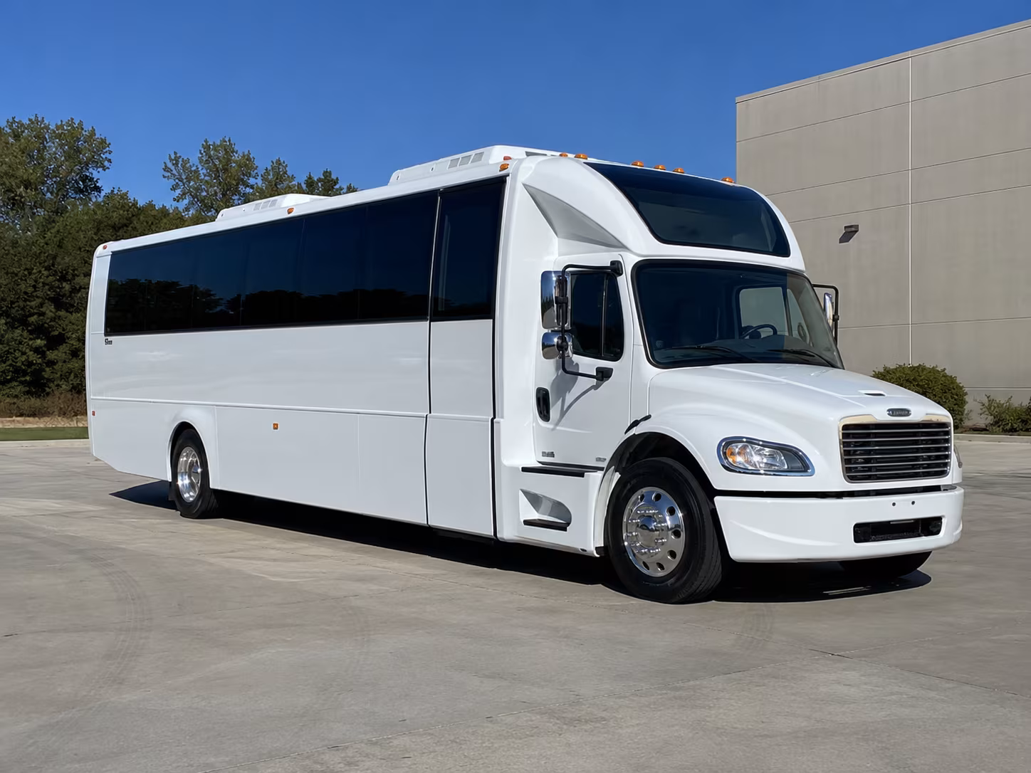 mobile 28 passenger party bus