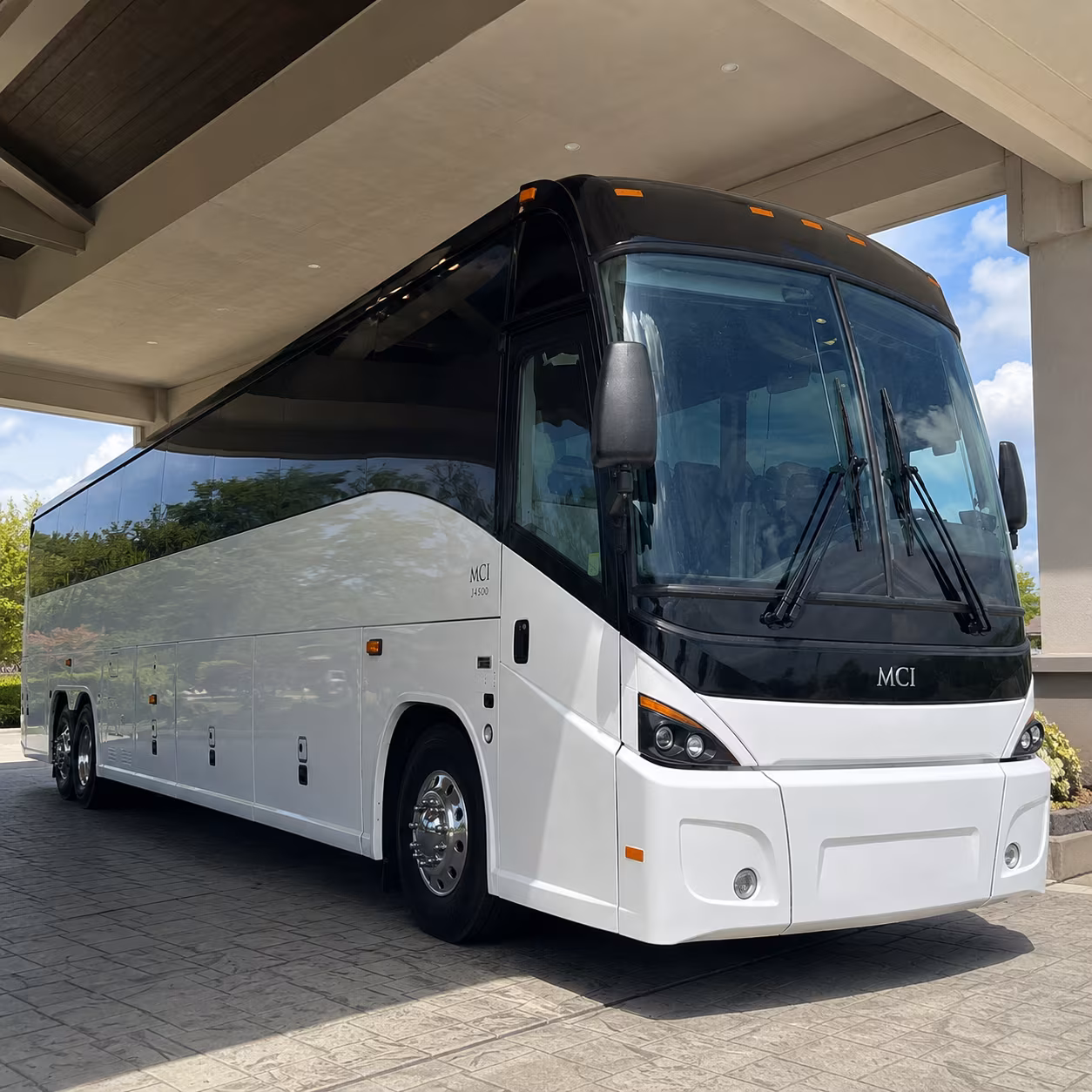 shuttle buses between mobile and gulf coast military installations